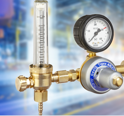 regulator with flowmeter