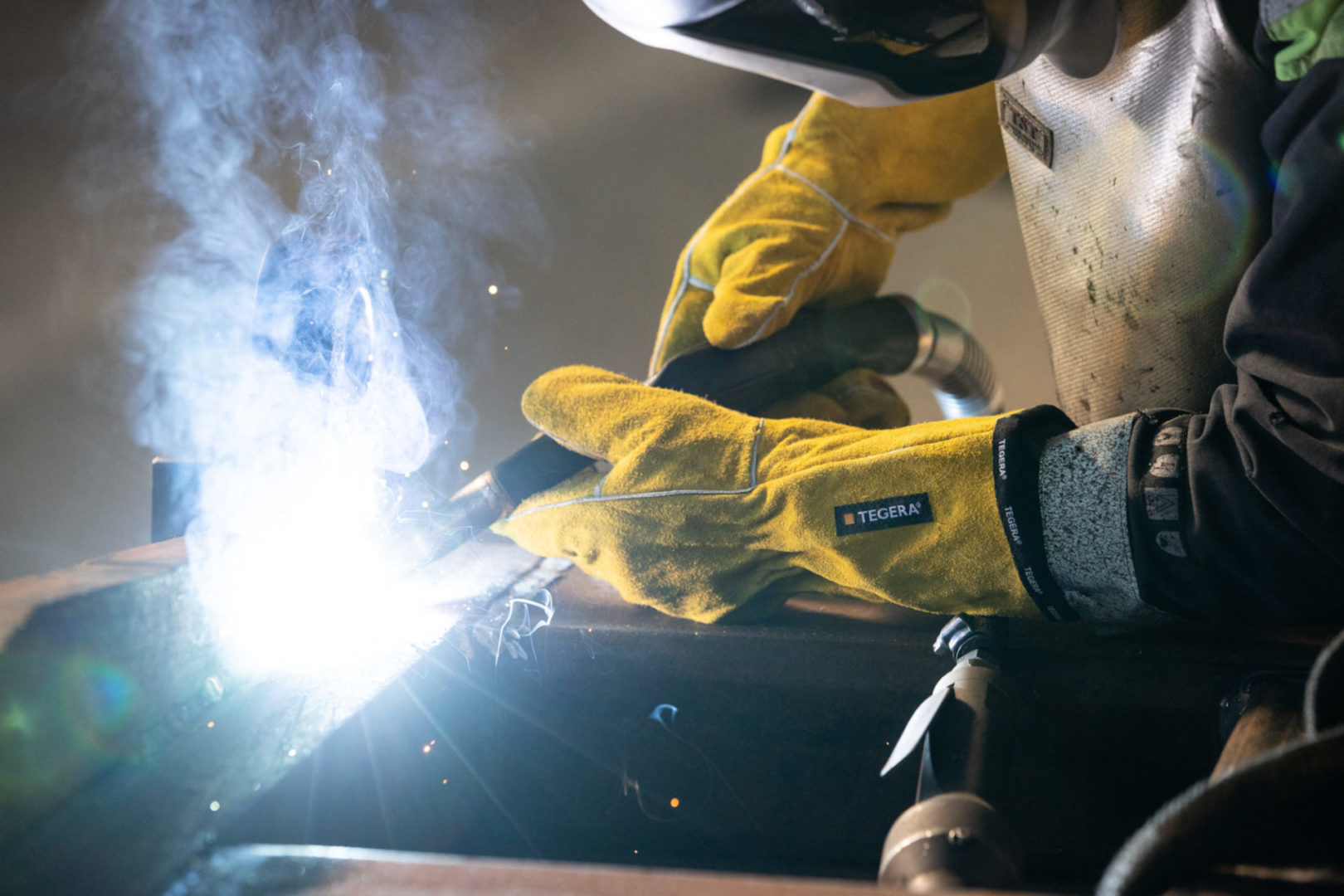 EI 19 1 Tegera 19 Mig Welding Gloves - Protects against hot objects - Image 3